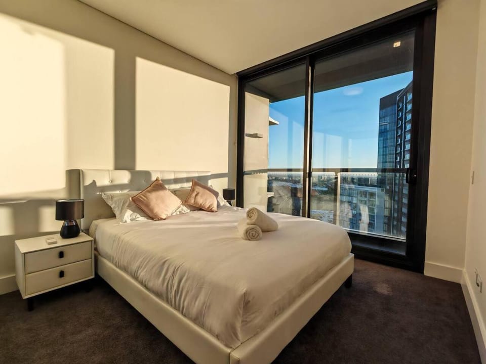 Bed, View (from property/room), Photo of the whole room, Bedroom, towels