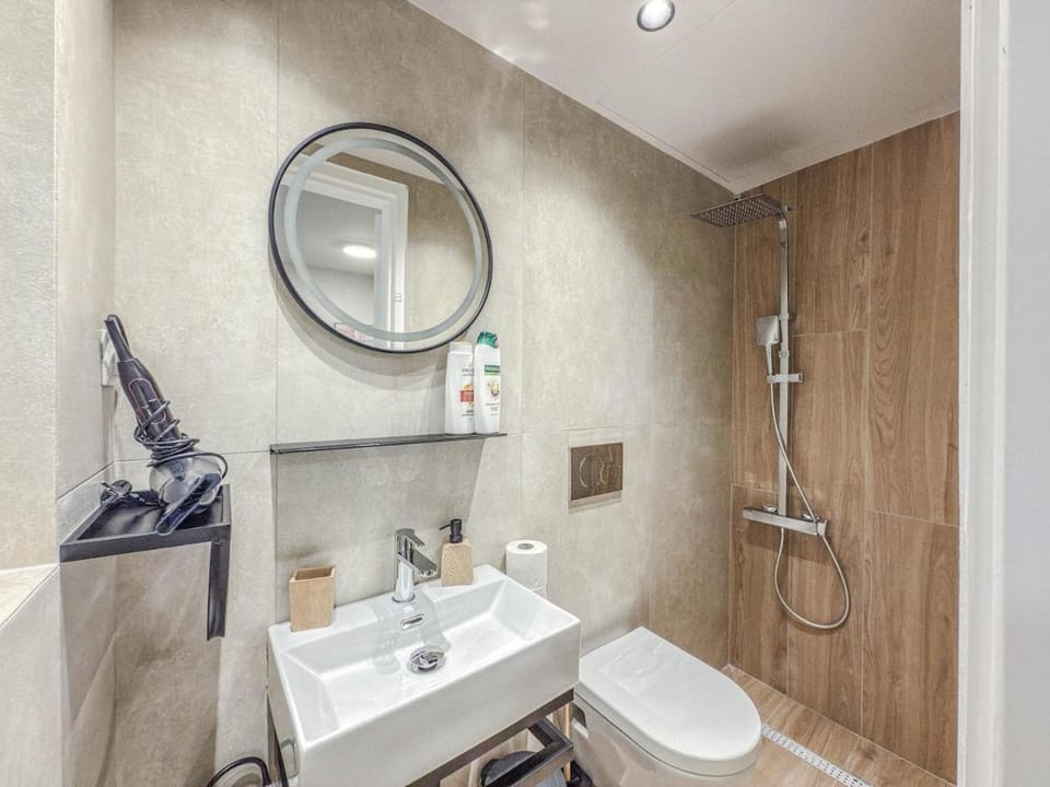 Cozy, Day-light Studio by The Mall Apartment in Chalandri