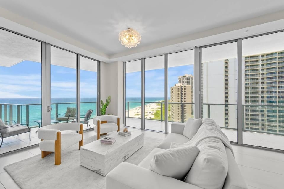 Lux High Rise -Ocean Front View Condo 2BR 2.5BA Apartment in Riviera Beach