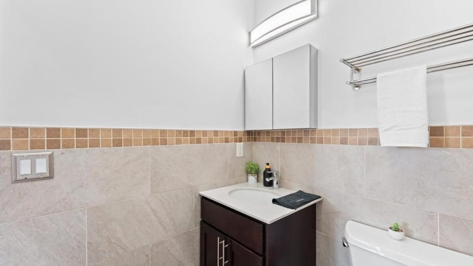 Luxury Retreat Walk 2 PATH NYC in Mins Parking Apartment in Jersey City