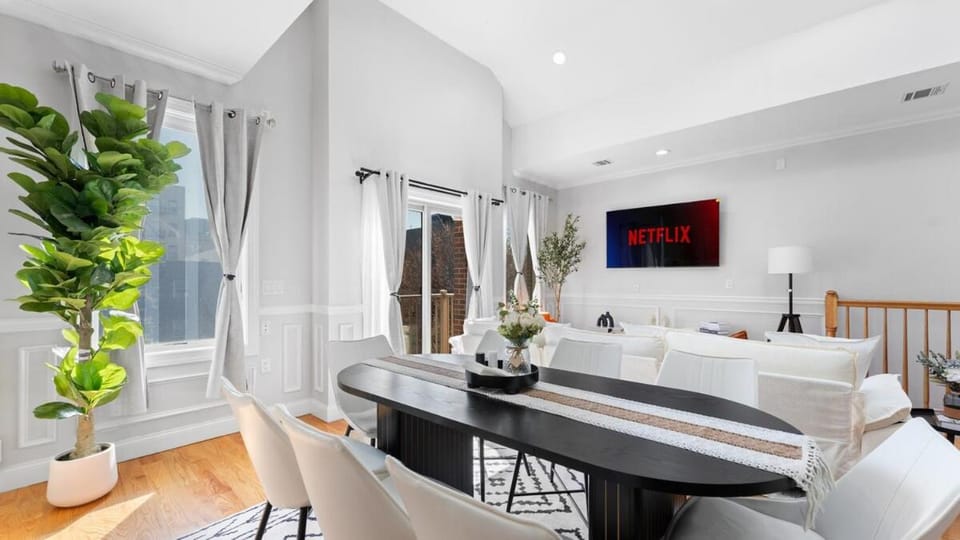 Luxury Retreat Walk 2 PATH NYC in Mins Parking Apartment in Jersey City