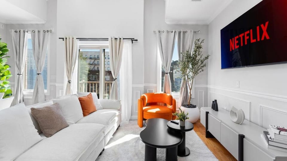 Luxury Retreat Walk 2 PATH NYC in Mins Parking Apartment in Jersey City