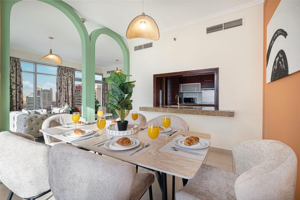 Kitchen or kitchenette, Living room, Dining area
