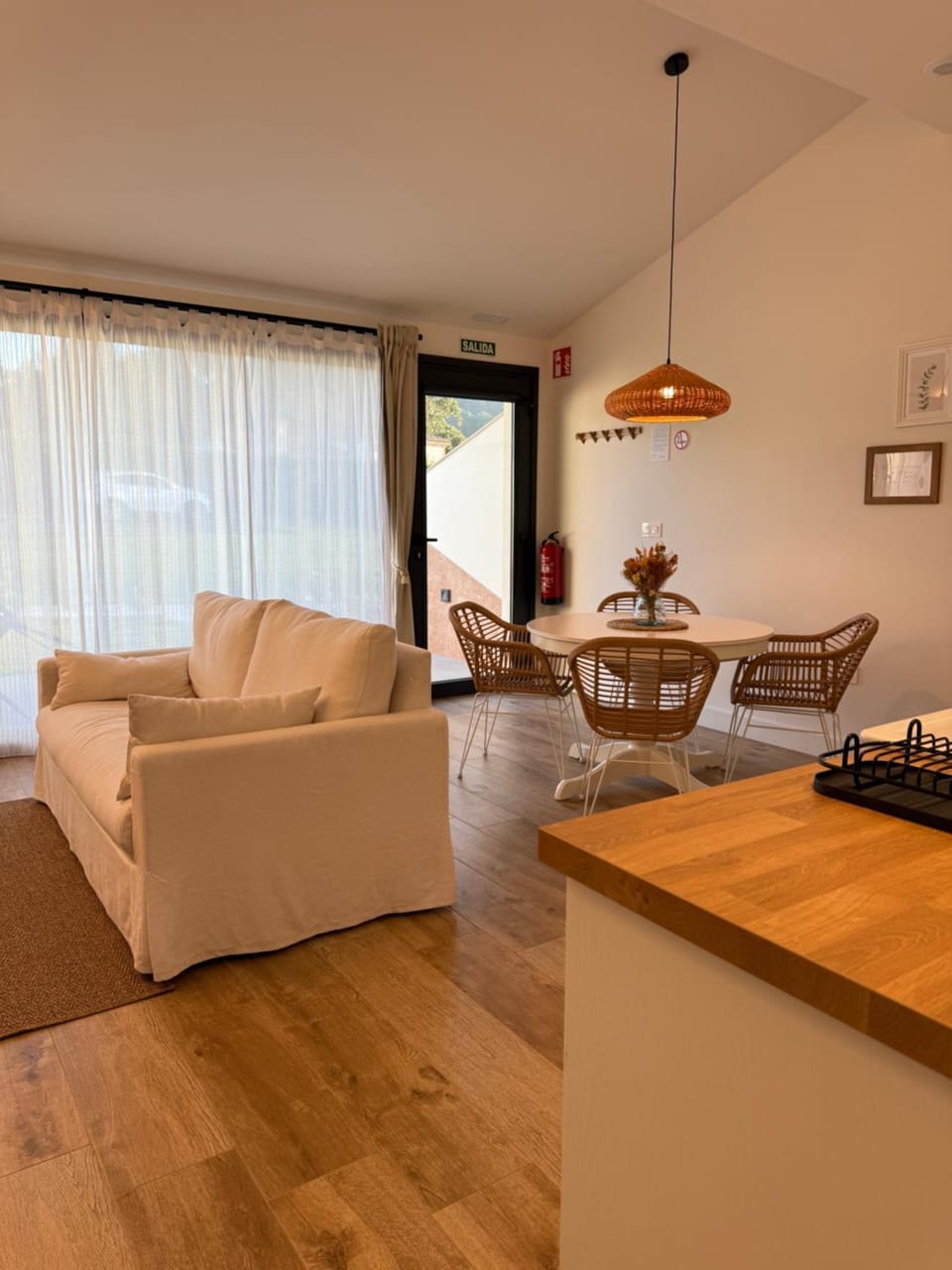 Living room, Dining area