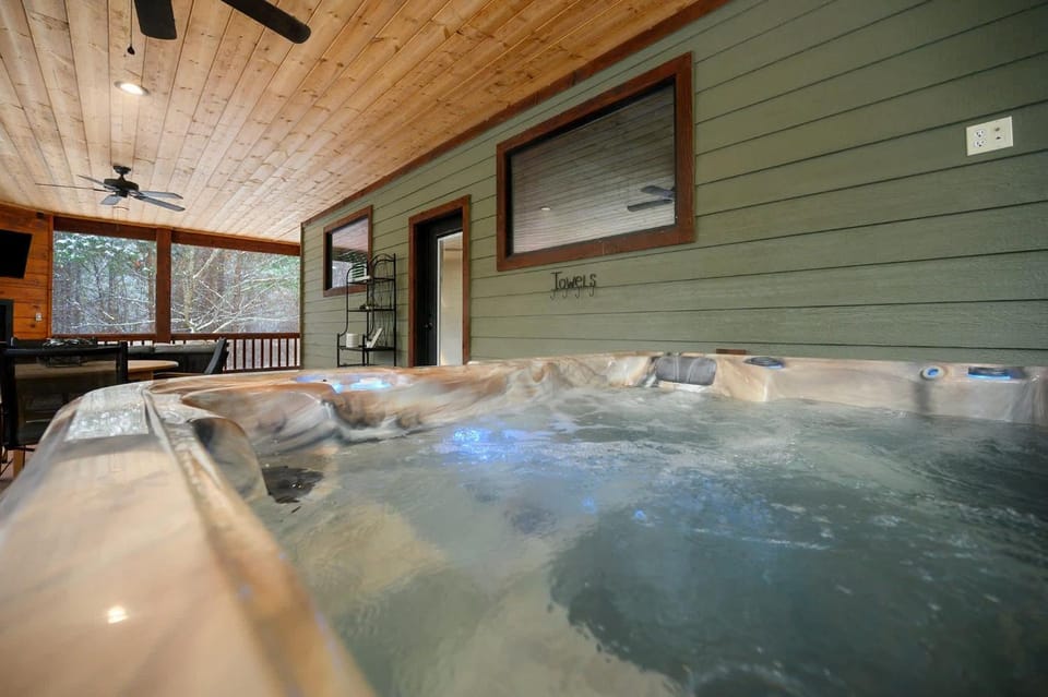 Once Upon a Pine - couples family secluded great location House in Oklahoma