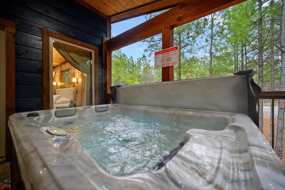 Red Fern Cabin Beauty Awaits Cabin in Oklahoma