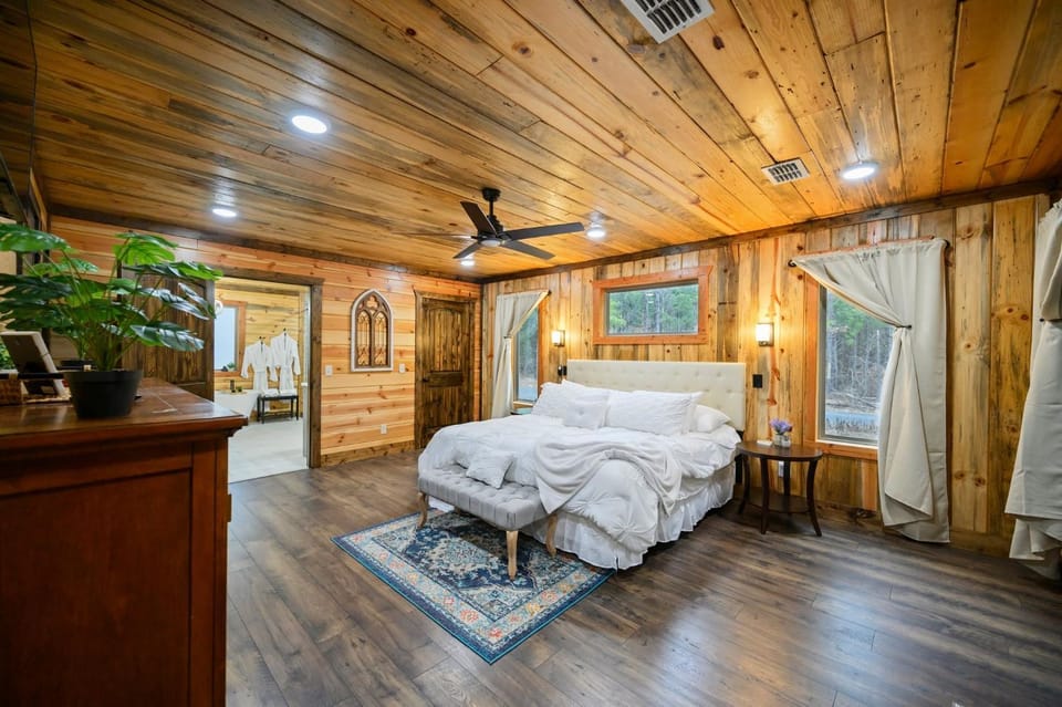 Red Fern Cabin Beauty Awaits Cabin in Oklahoma