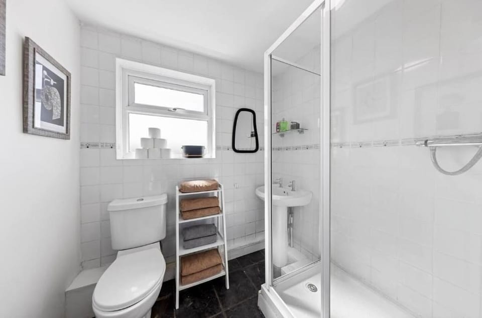3 bed house in historic Rochester House in Rochester