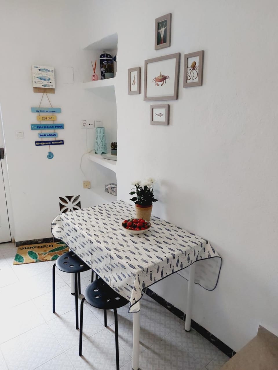 Seating area, Dining area