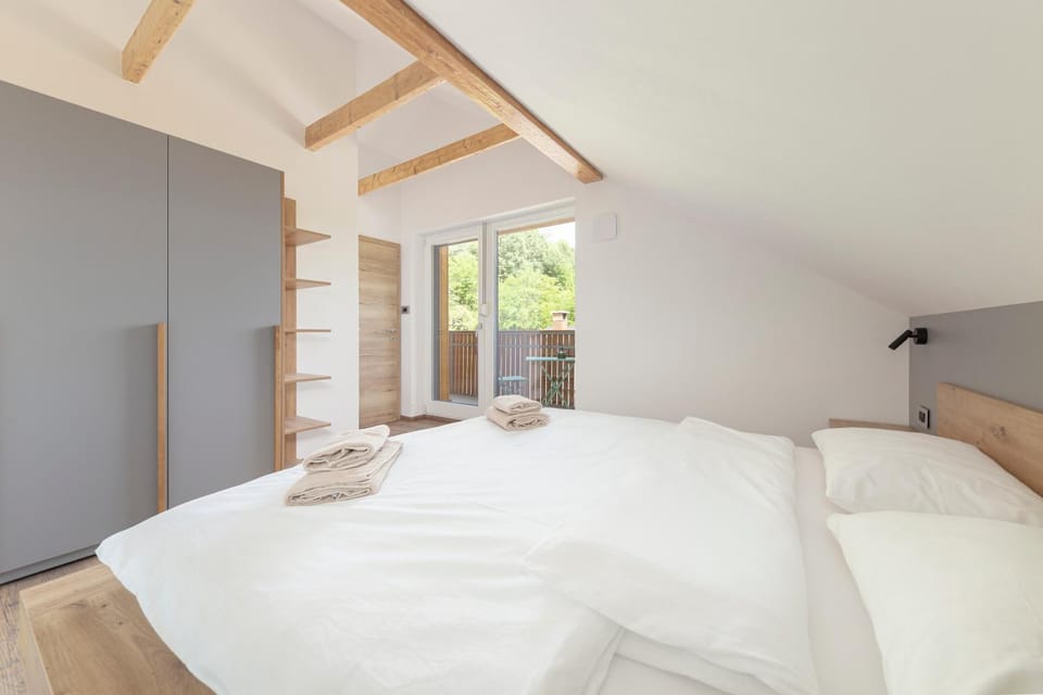 Bed, Bedroom, towels, wardrobe