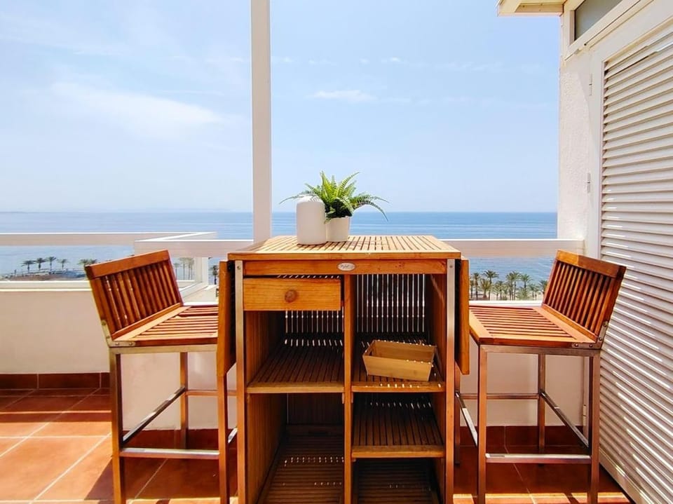 Oliveros Playa Suites, terraza exclusiva con vistas al mar Apartment in Comarca Metropolitana de Almería