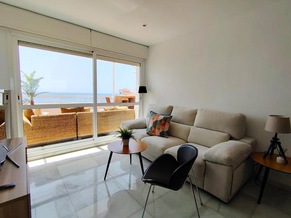 Oliveros Playa Suites, terraza exclusiva con vistas al mar Apartment in Comarca Metropolitana de Almería