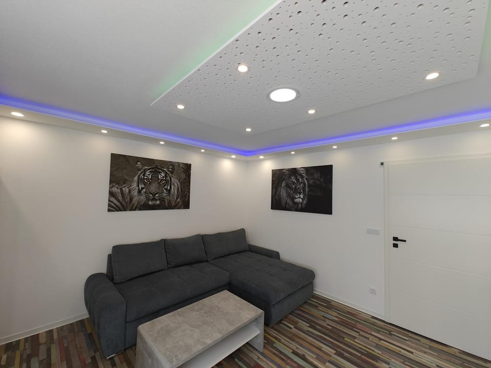 TV and multimedia, Living room, Seating area