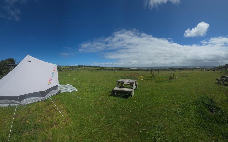 Emilies Bell Tent Campground/ 
RV Resort in England