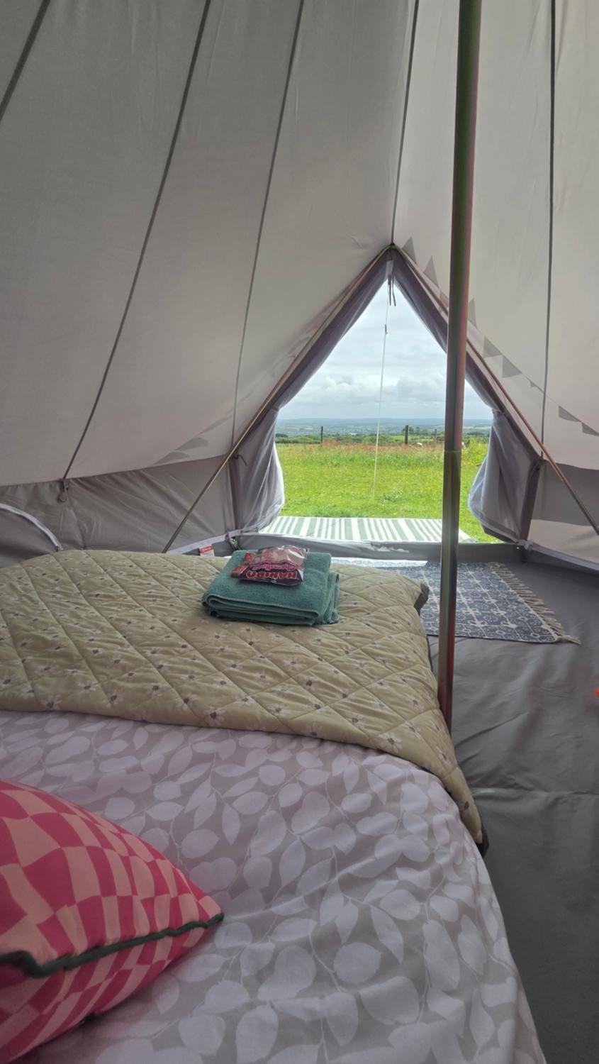 Emilies Bell Tent Campground/ 
RV Resort in England