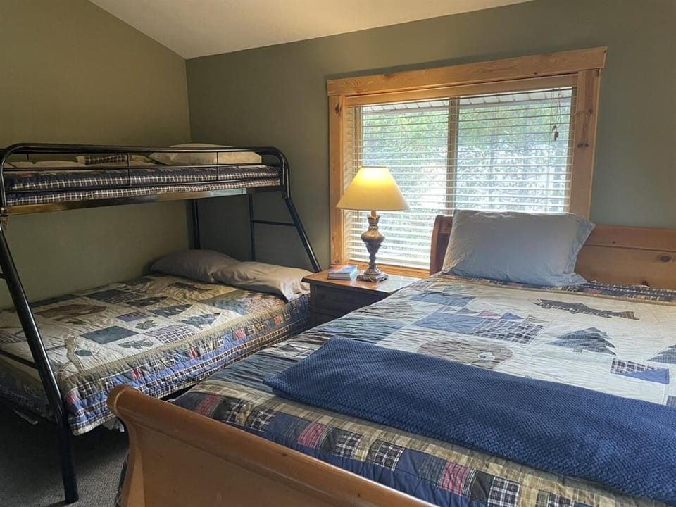 Bed, Bedroom, bunk bed