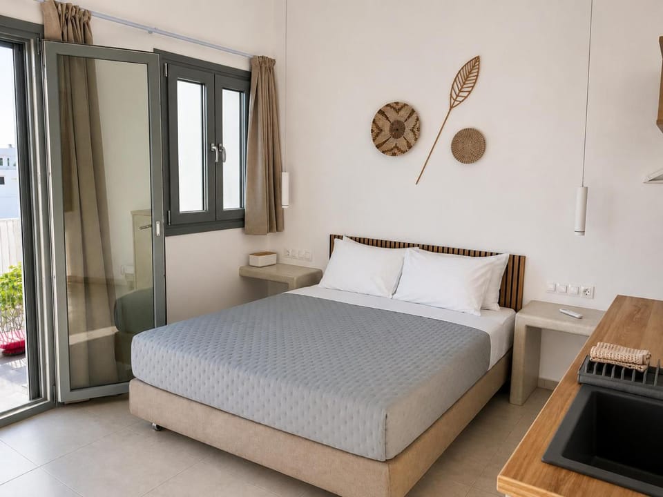 Bed, Kitchen or kitchenette, Photo of the whole room, Bedroom