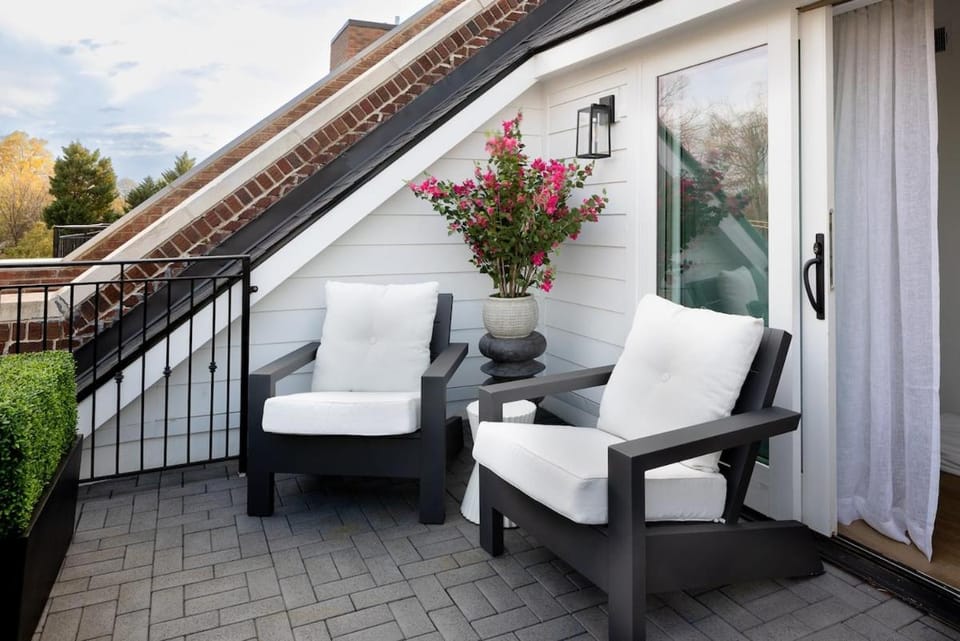 Luxury Rooftop Townhome in Restored Church 5 mins to DT House in Charlotte