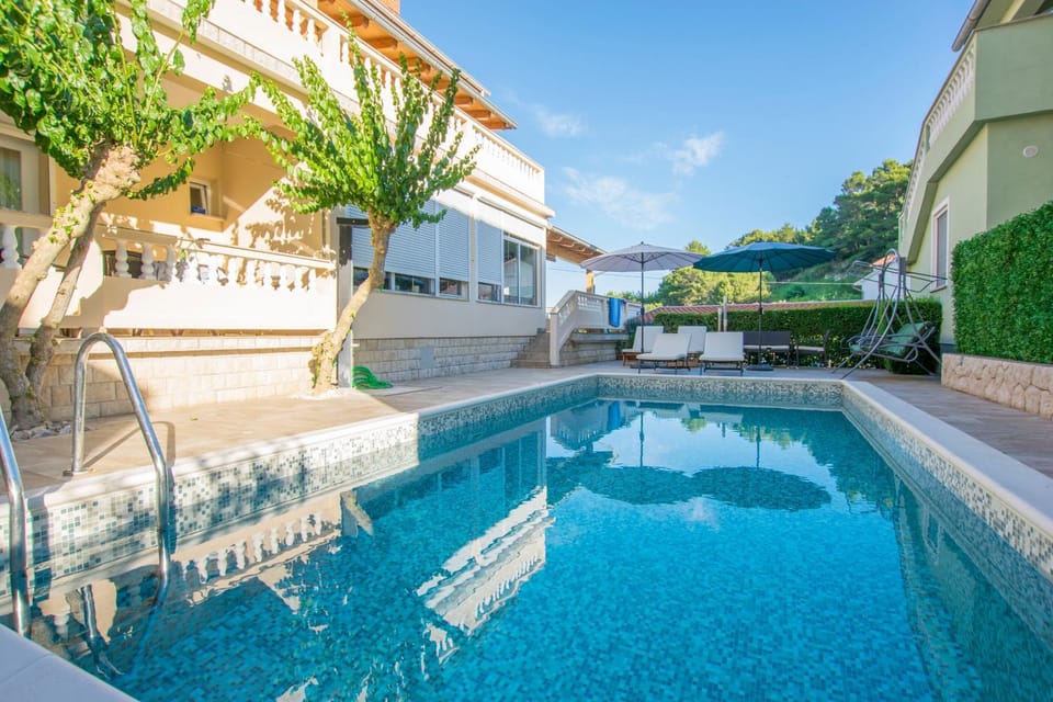 Property building, Swimming pool