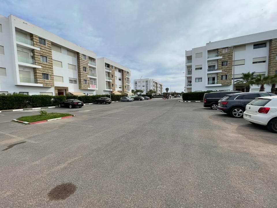 APPART AMIR Belle Appartement avec pecine Apartment in Casablanca-Settat
