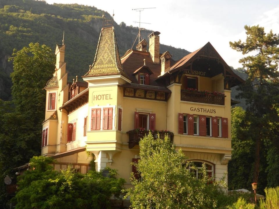 Vintage Castle "Schlosshof " Biker Hotel & B&B Inn in Trentino-South Tyrol