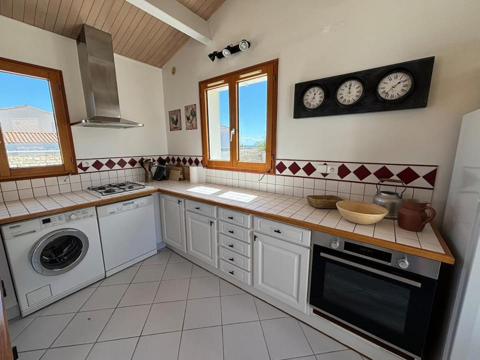 Jolie maison à 50 m de la plage House in Rivedoux-Plage