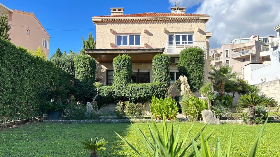 Property building, Garden, Garden view