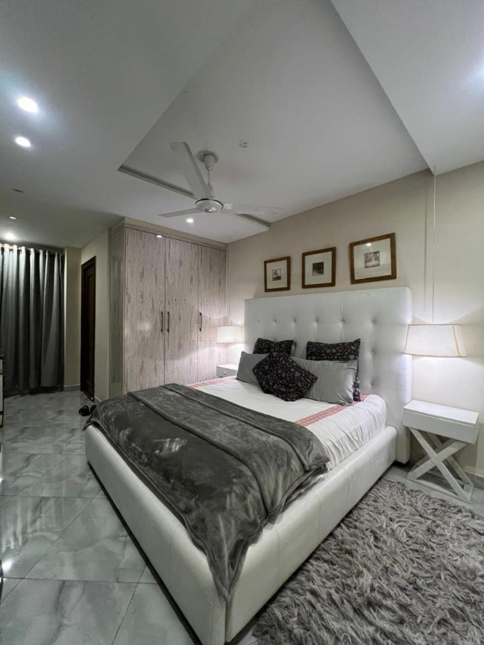 Photo of the whole room, Bedroom