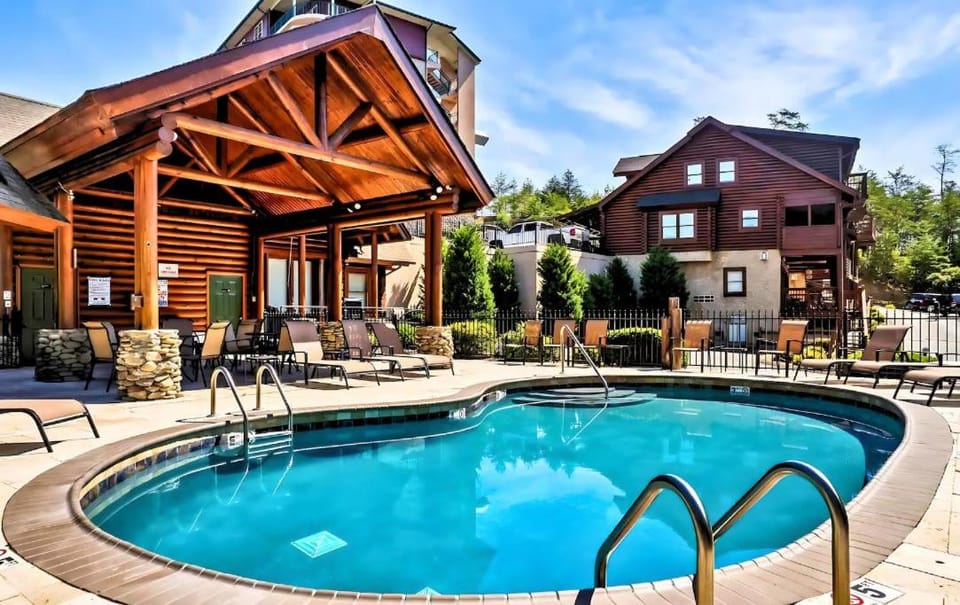 FamilyCozyHideawayPoolTableGrill House in Pigeon Forge