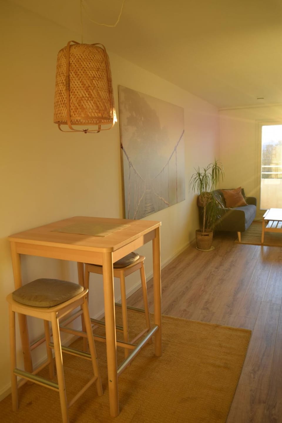 Seating area, Dining area
