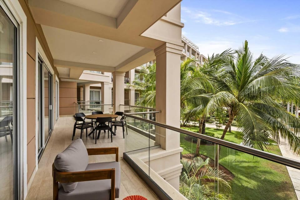 Eagle Beach - Palm by the Sea 2BR condo - LV207 House in Noord