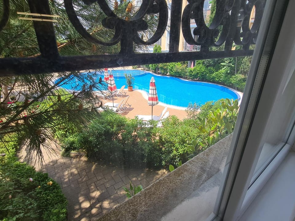 Garden, Garden view, Pool view, Swimming pool