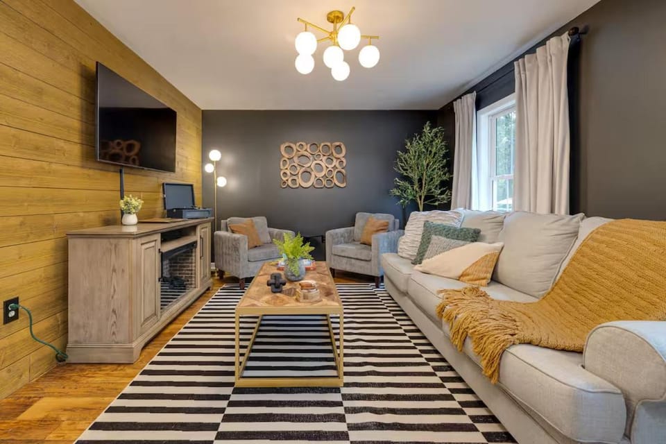 Living room, Seating area