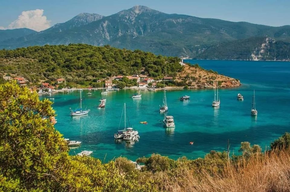 Nearby landmark, Natural landscape, Lake view