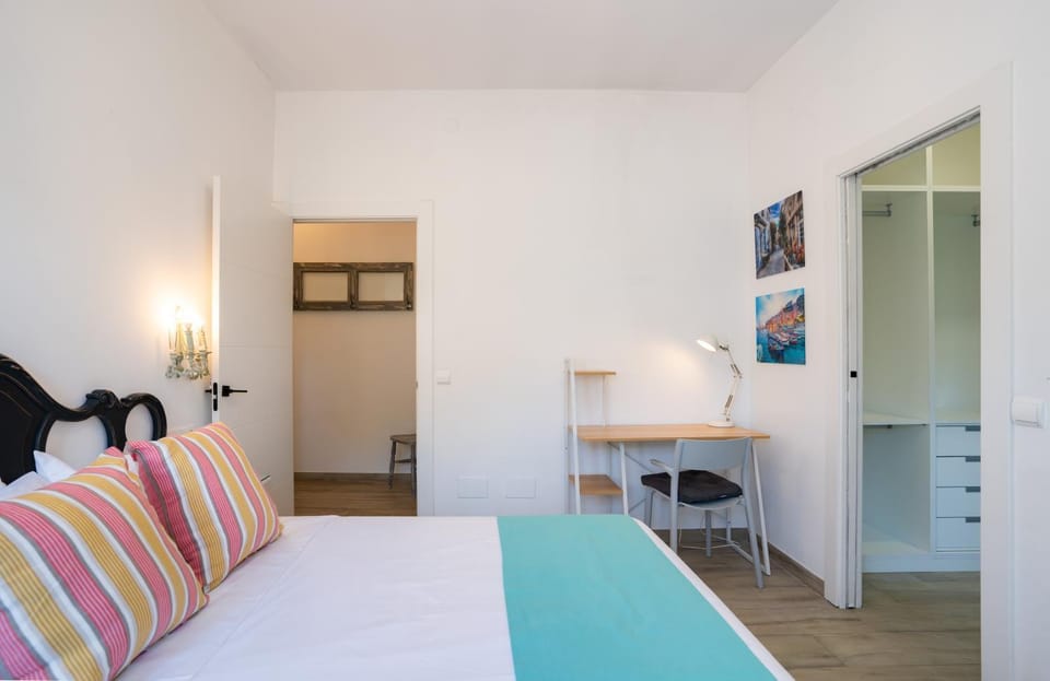 Bed, Bedroom, air conditioner