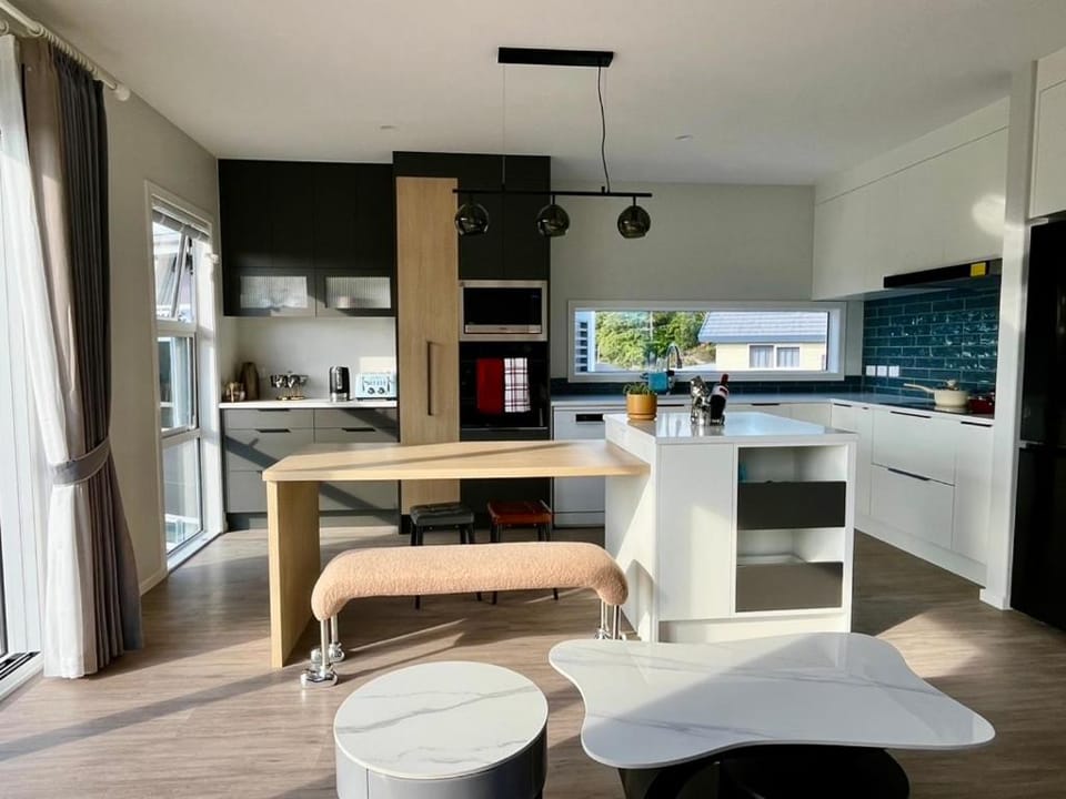 brand new Lakeside cozy deluxe Apartment in Taupo