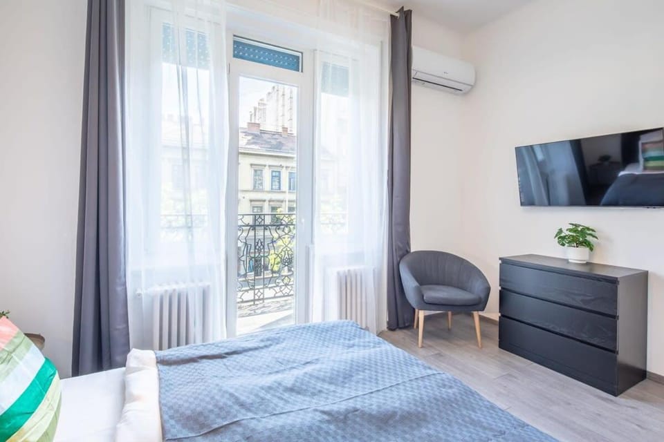 Absolute Central with Balcony Apartment in Budapest