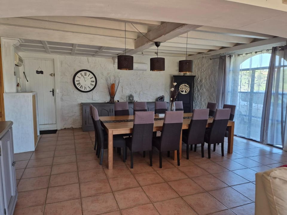 Dining area, Swimming pool