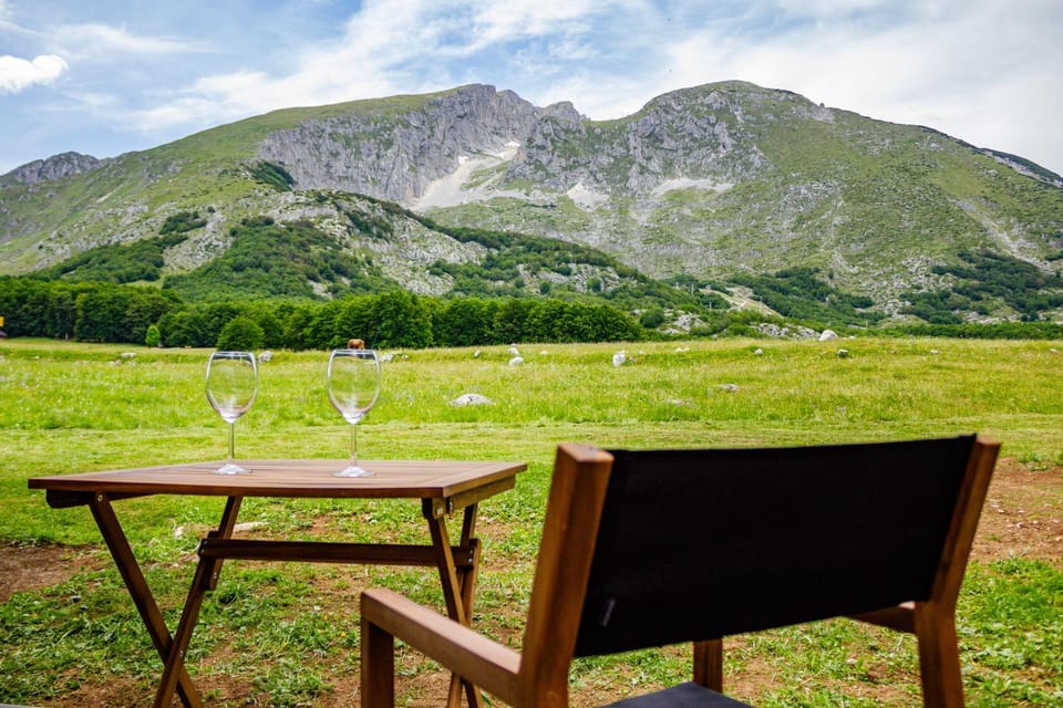 Nearby landmark, Natural landscape, Mountain view