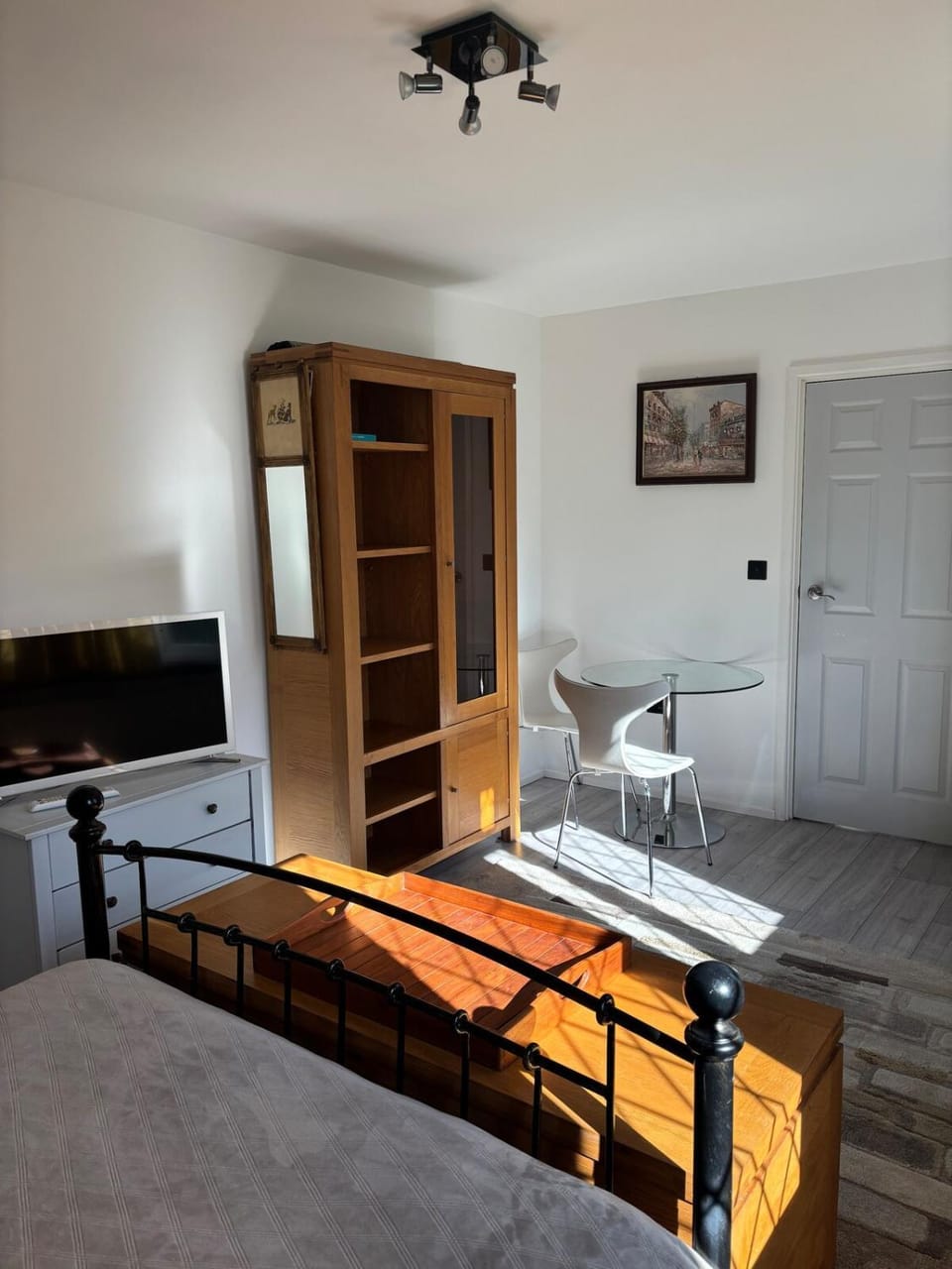 Studio apt with private parking Apartment in Twickenham