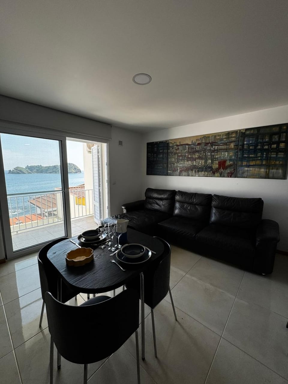 Natural landscape, Living room, Seating area, Dining area, Sea view