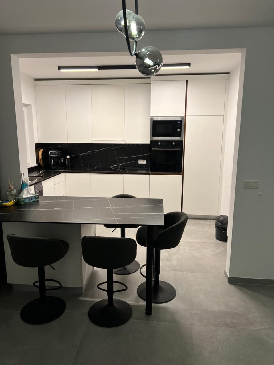 Dining area, oven, pet friendly, stove