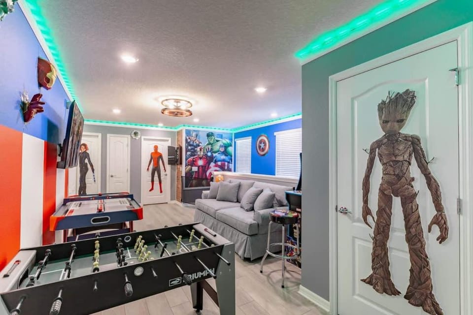 Game Room, Seating area