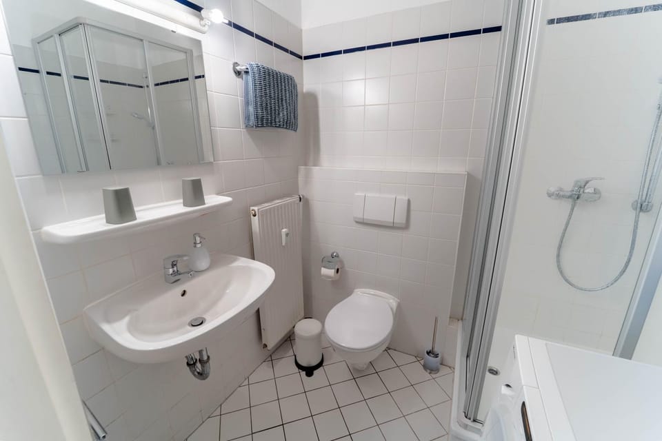 Shower, Toilet, Bathroom