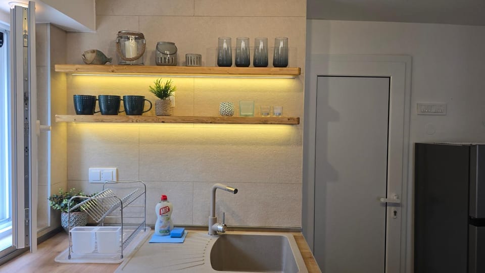 Kitchen or kitchenette, kitchen