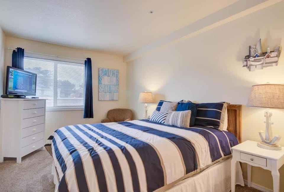 Sea Gypsy Rentals - Oceanfront Suite House in Lincoln City