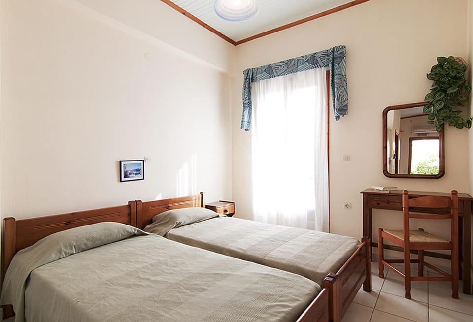 Day, Photo of the whole room
