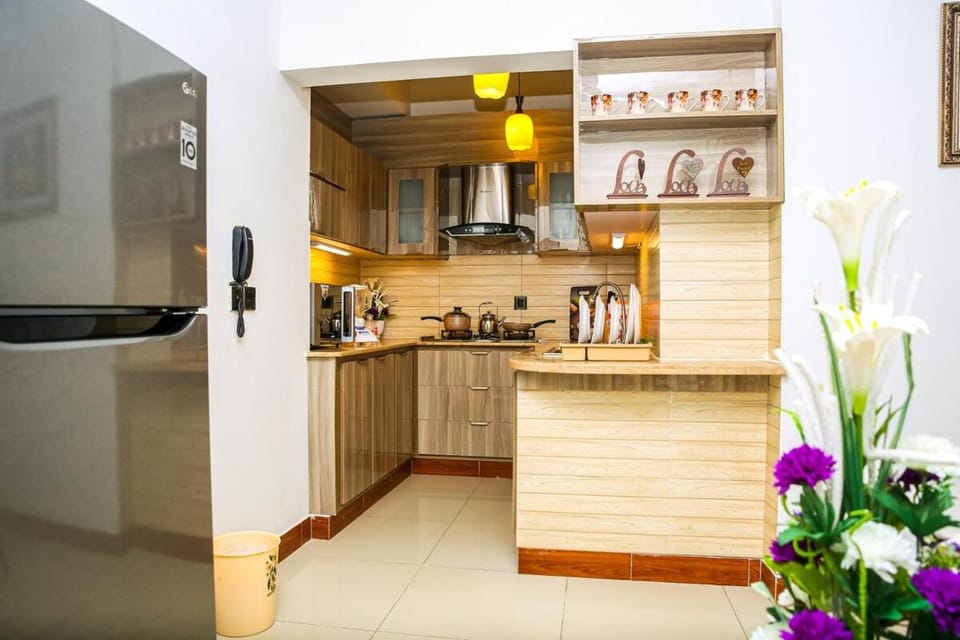 Entire Luxury Apt Near Beach 2 Bedrooms 4 Beds Apartment in Karachi