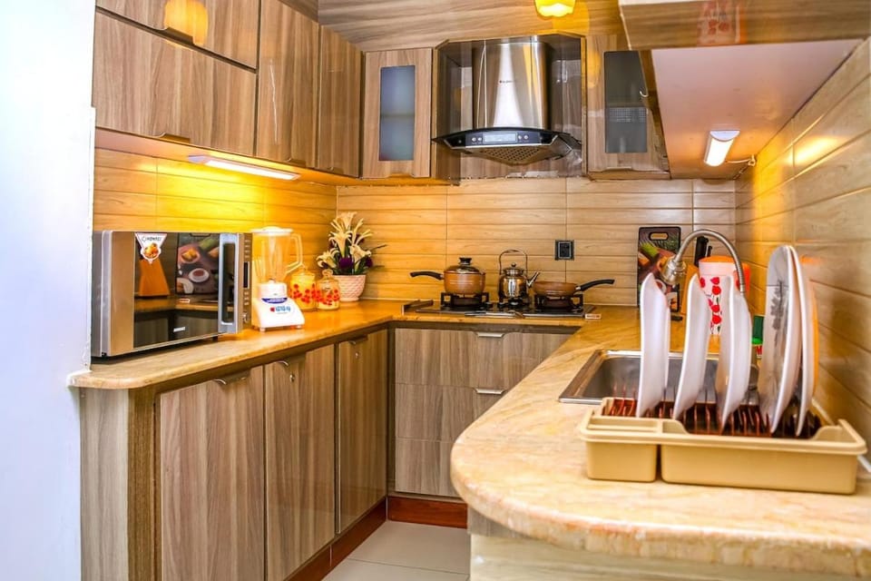 Entire Luxury Apt Near Beach 2 Bedrooms 4 Beds Apartment in Karachi