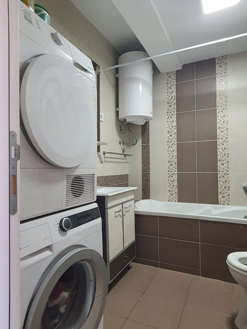 K18 apartment, spacious, in the center, with parking, 83 sqm Apartment in Novi Sad